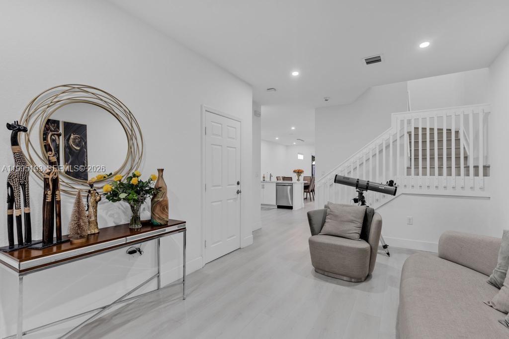 ENCLAVE SOUTH PHASE I - Residential