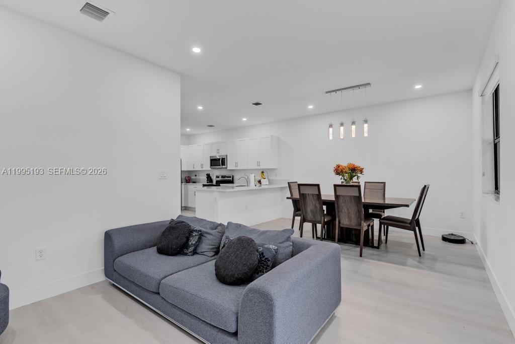 ENCLAVE SOUTH PHASE I - Residential