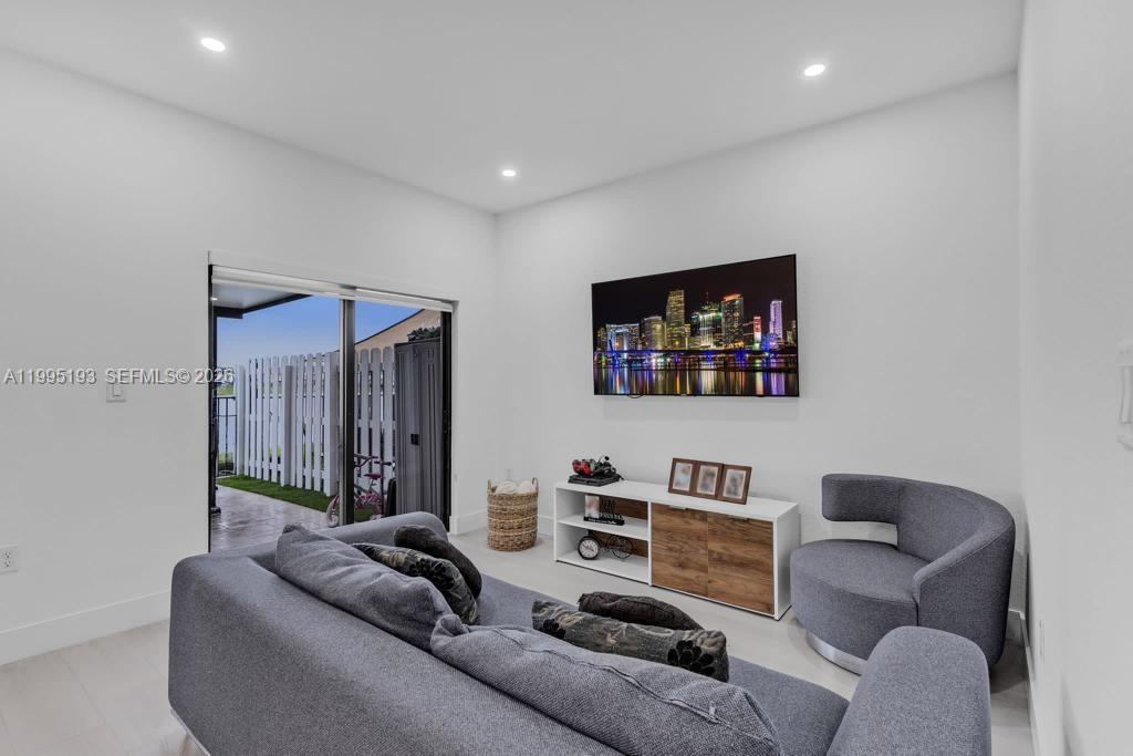 ENCLAVE SOUTH PHASE I - Residential