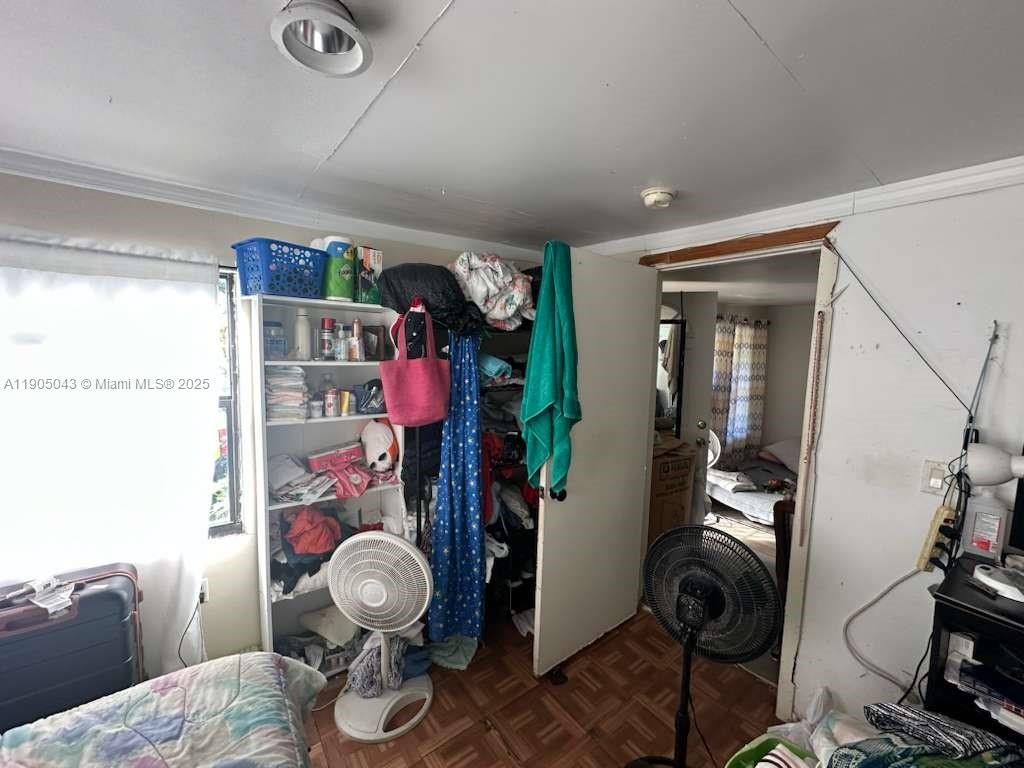 HOME OWNERS PARADISE - Residential