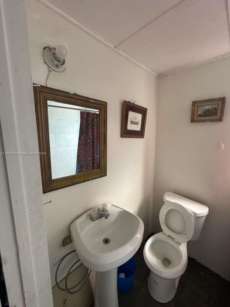 HOME OWNERS PARADISE - Residential