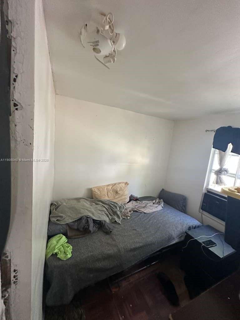 HOME OWNERS PARADISE - Residential