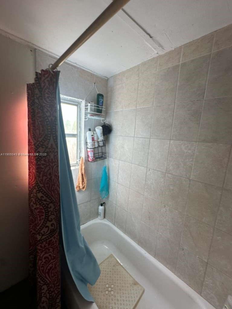 HOME OWNERS PARADISE - Residential