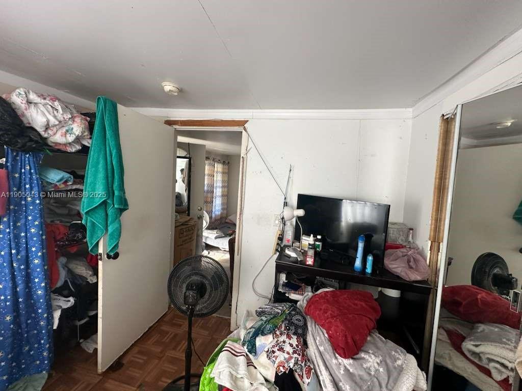 HOME OWNERS PARADISE - Residential