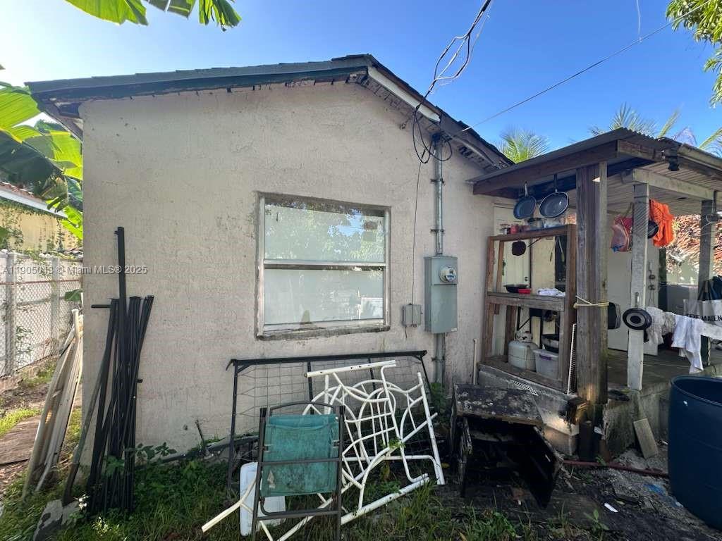 HOME OWNERS PARADISE - Residential