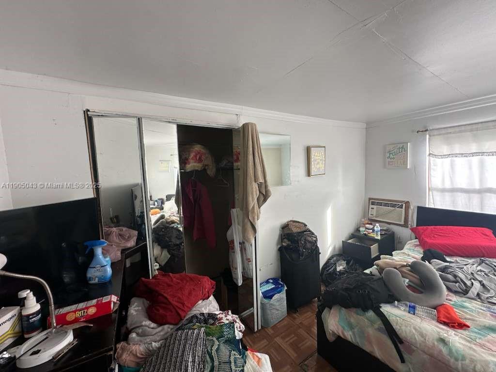 HOME OWNERS PARADISE - Residential