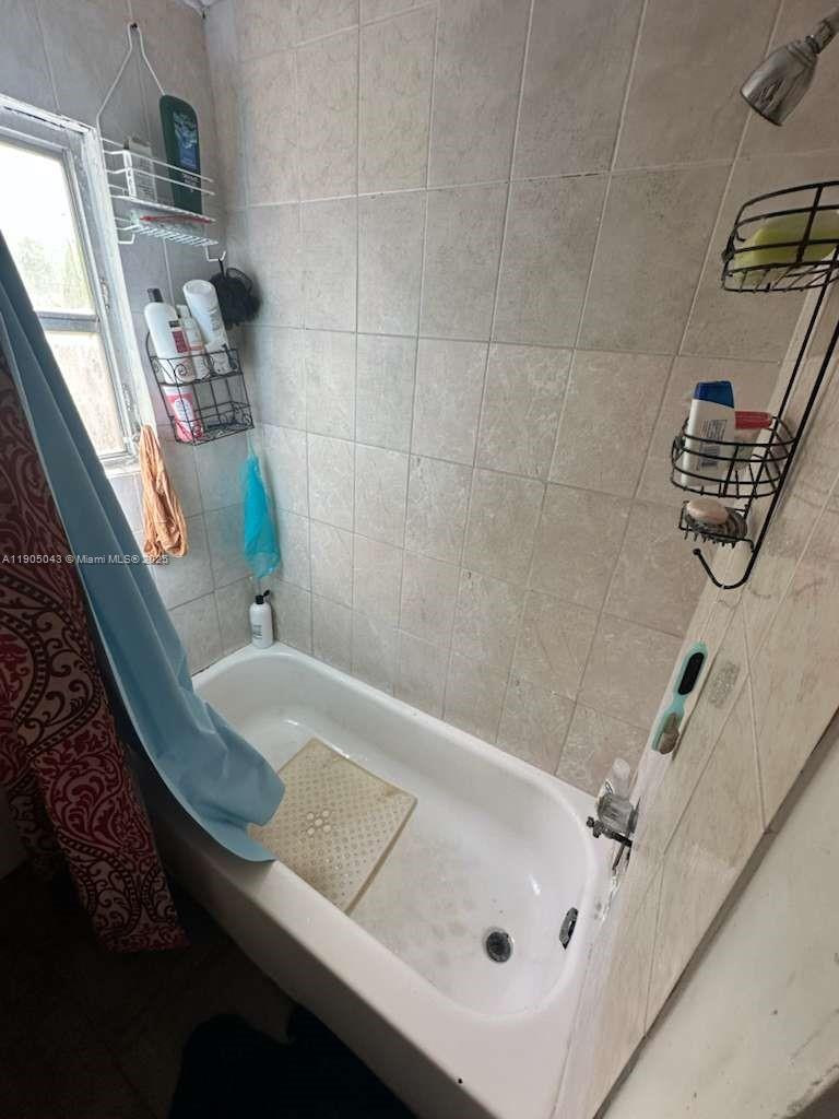 HOME OWNERS PARADISE - Residential