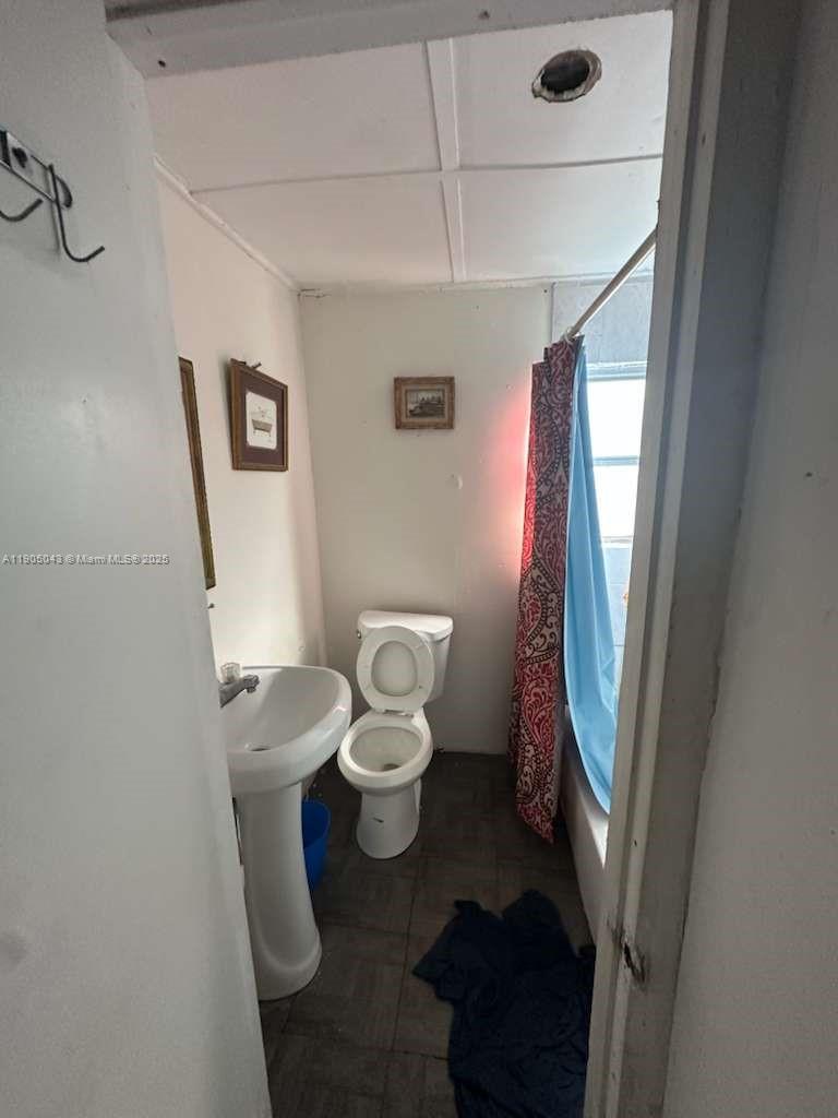 HOME OWNERS PARADISE - Residential