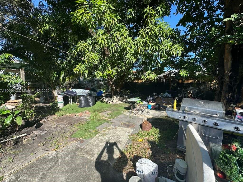 HOME OWNERS PARADISE - Residential