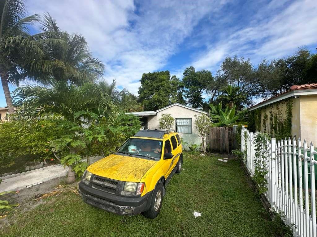 HOME OWNERS PARADISE - Residential