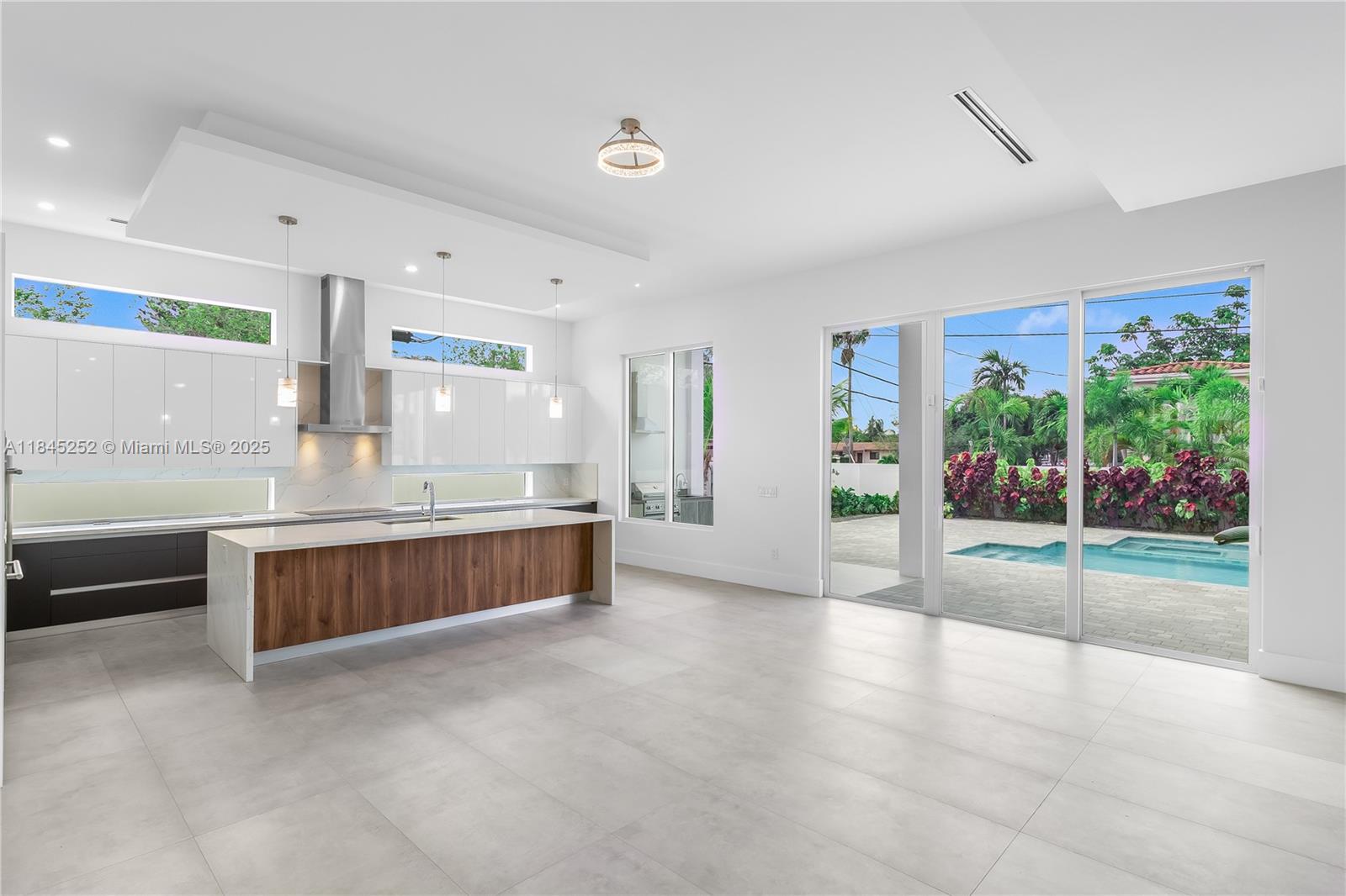 VANDERBILT PARK - Residential