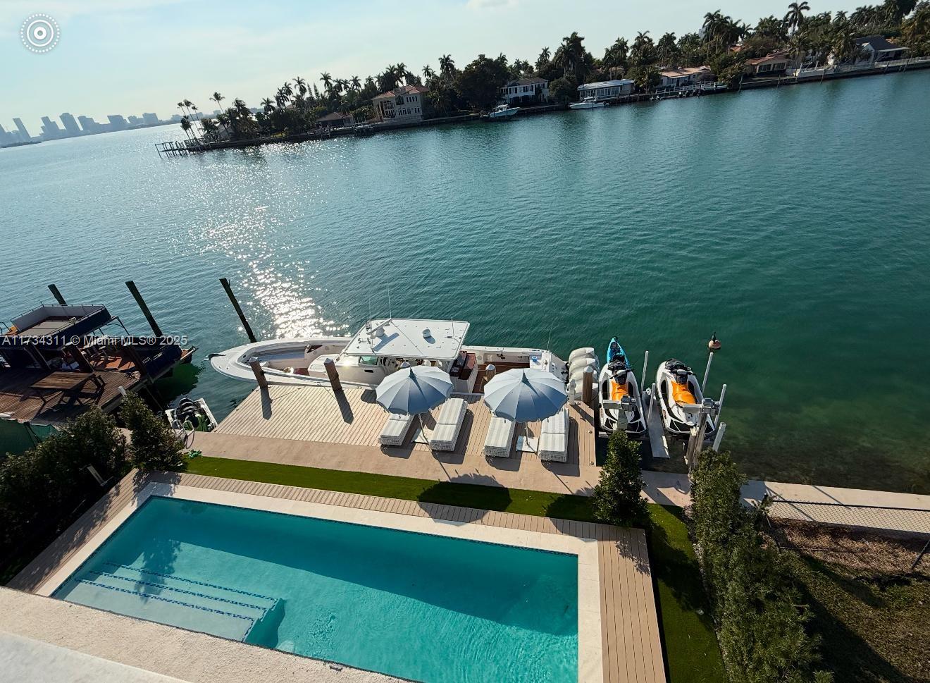 TREASURE ISLAND - Residential