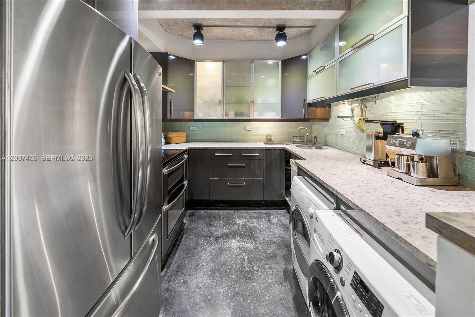 301 Michigan Ave 403