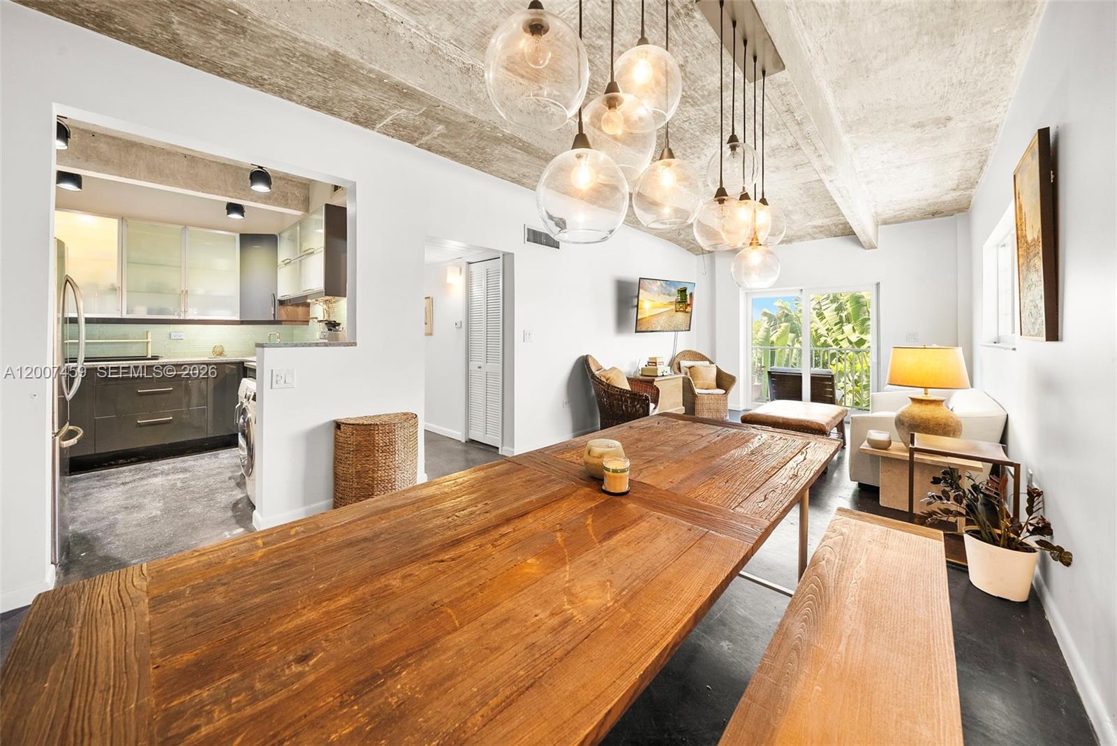 301 Michigan Ave 403