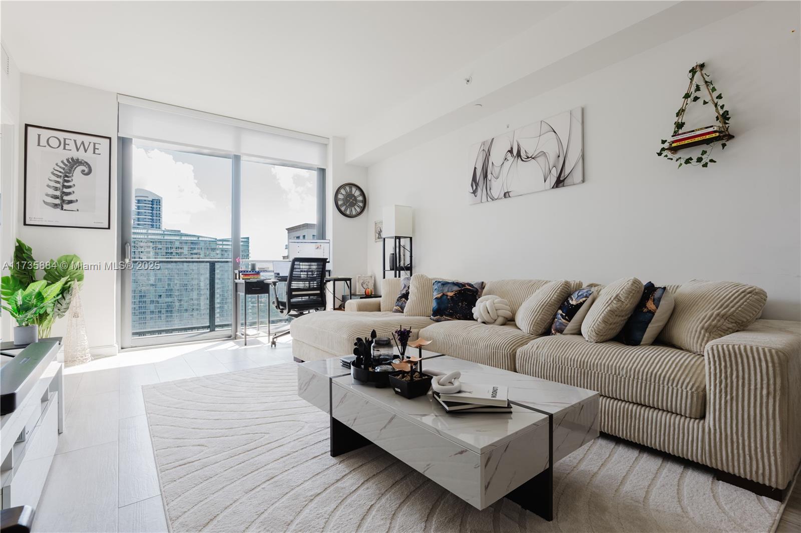 55 SW 9th St 3005