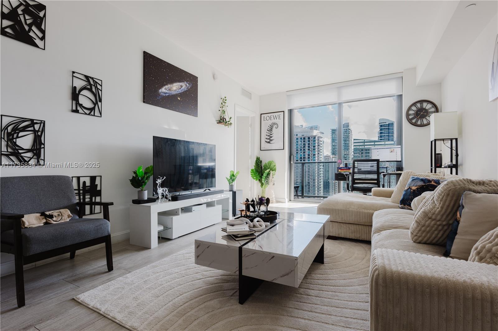 55 SW 9th St 3005