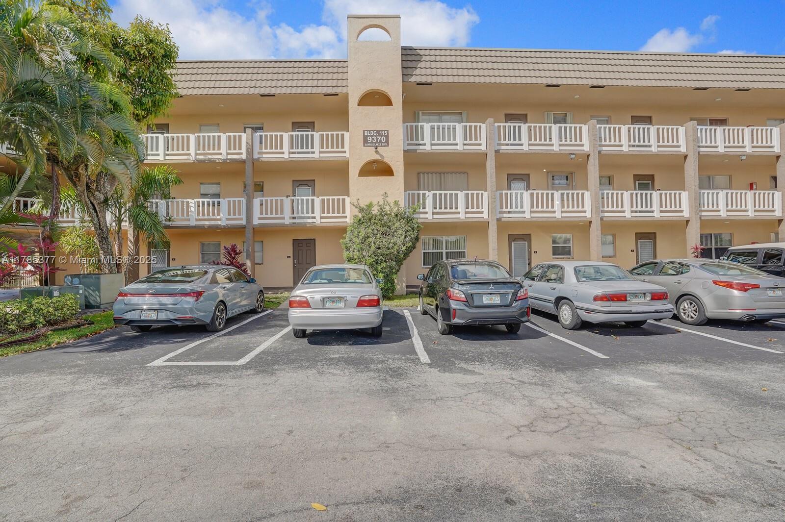 Property for Sale at 9370 Sunrise Lakes Blvd 105, Sunrise, Miami-Dade County, Florida - Bedrooms: 1 
Bathrooms: 1  - $113,000