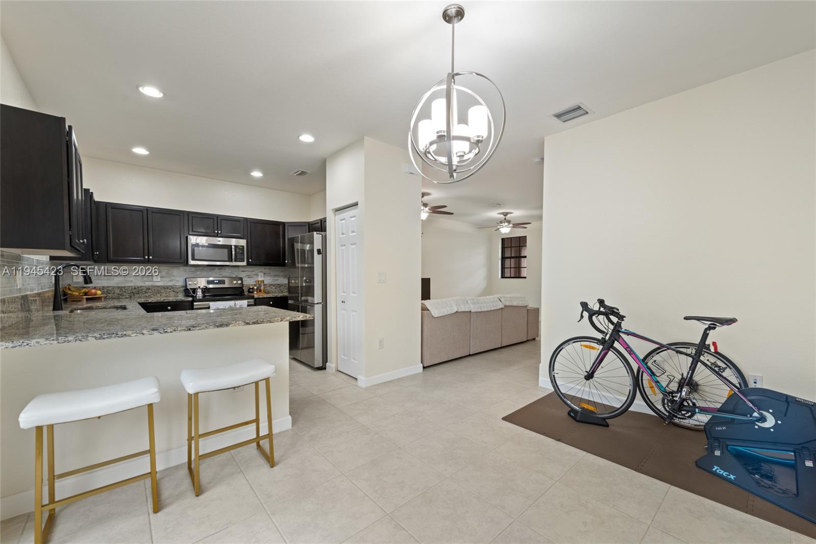 BAYWINDS OF GALAPAGOS FIR - Residential