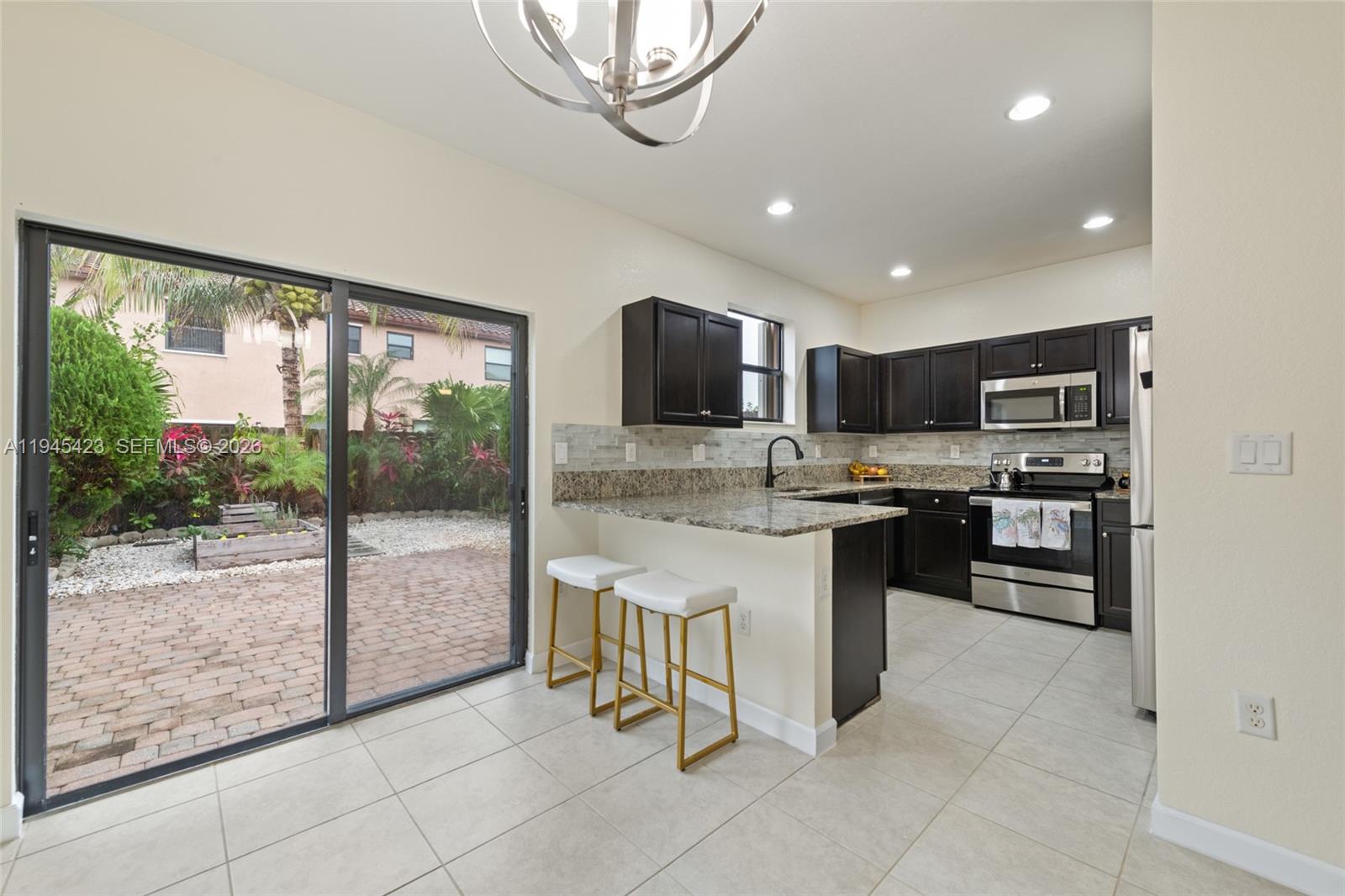 BAYWINDS OF GALAPAGOS FIR - Residential