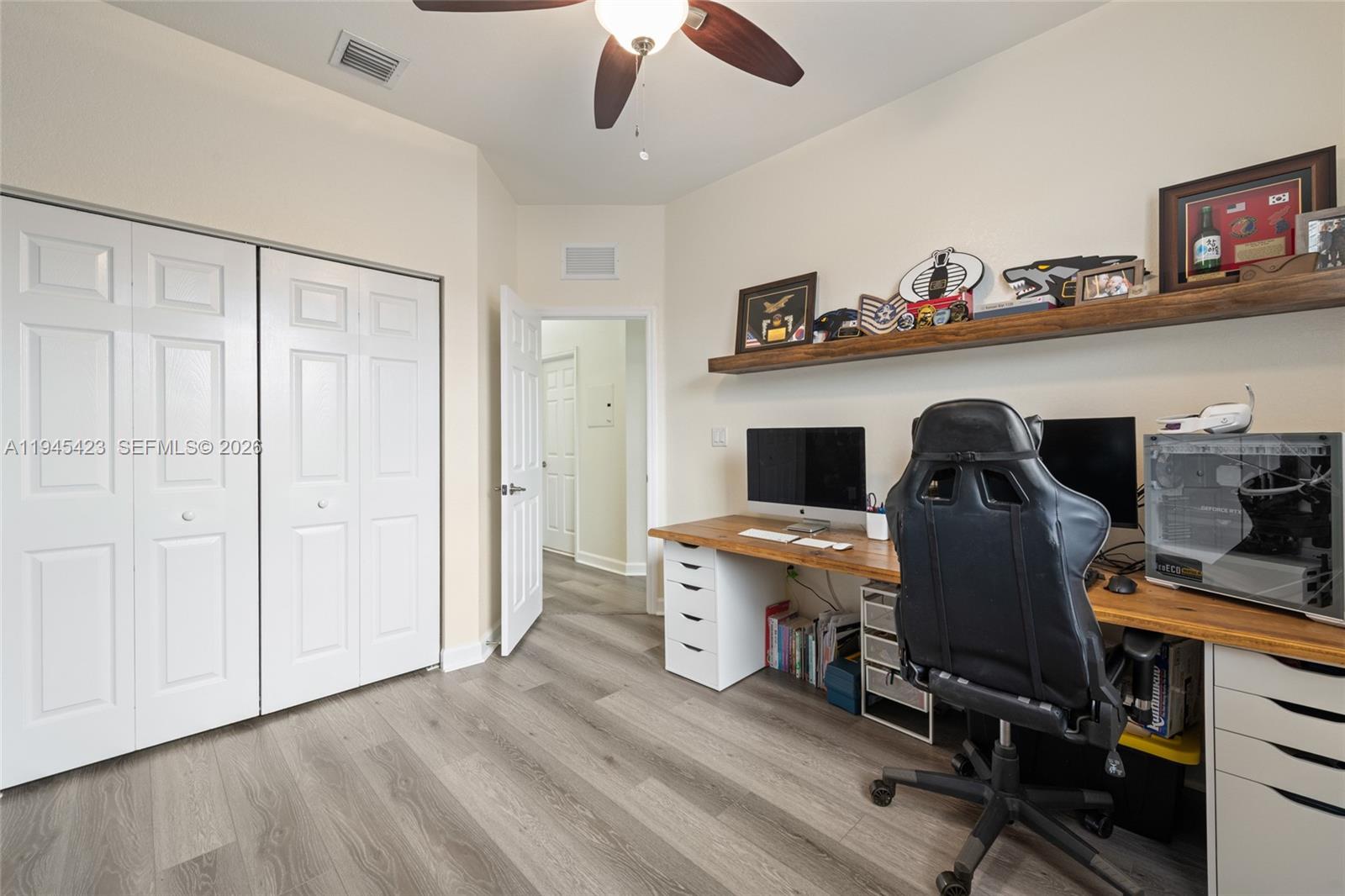 BAYWINDS OF GALAPAGOS FIR - Residential