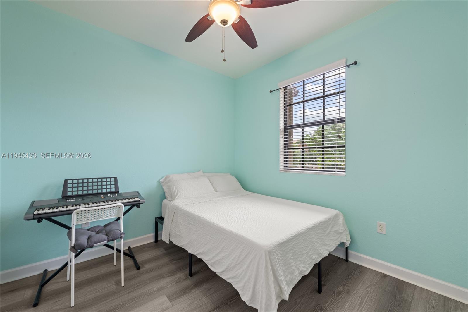 BAYWINDS OF GALAPAGOS FIR - Residential