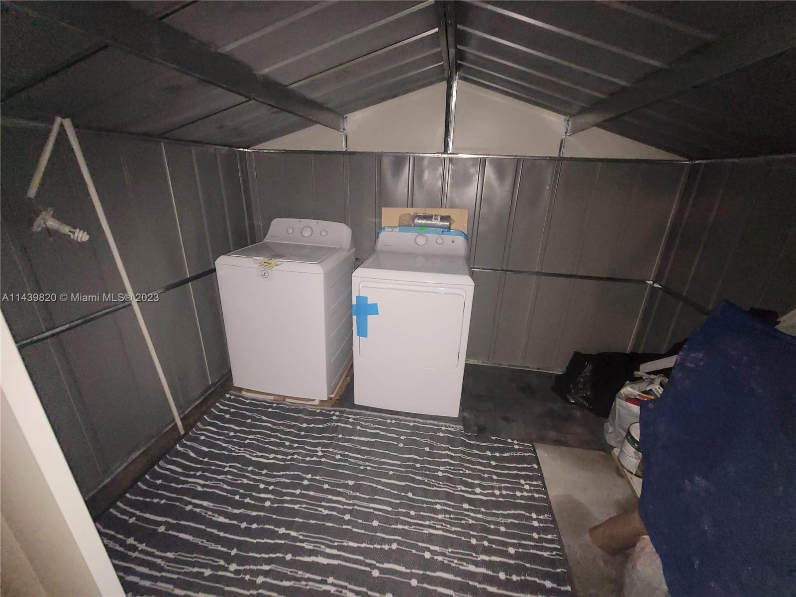 LAKE FOREST SEC 4 - Residential Lease