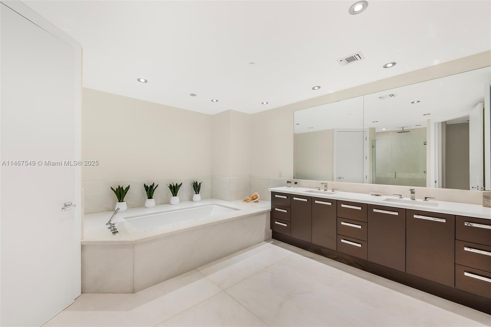 THE RESIDENCES AT THE BAT - Residential