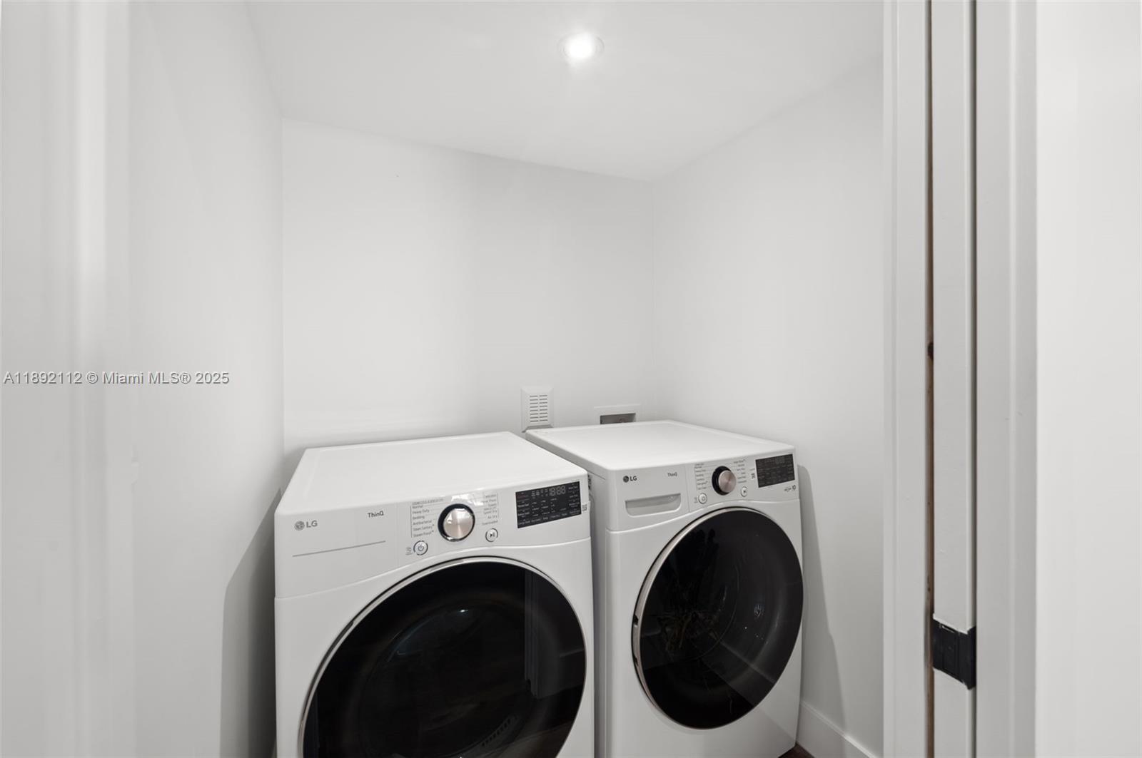 CORAL GABLES RIVIERA SEC - Residential