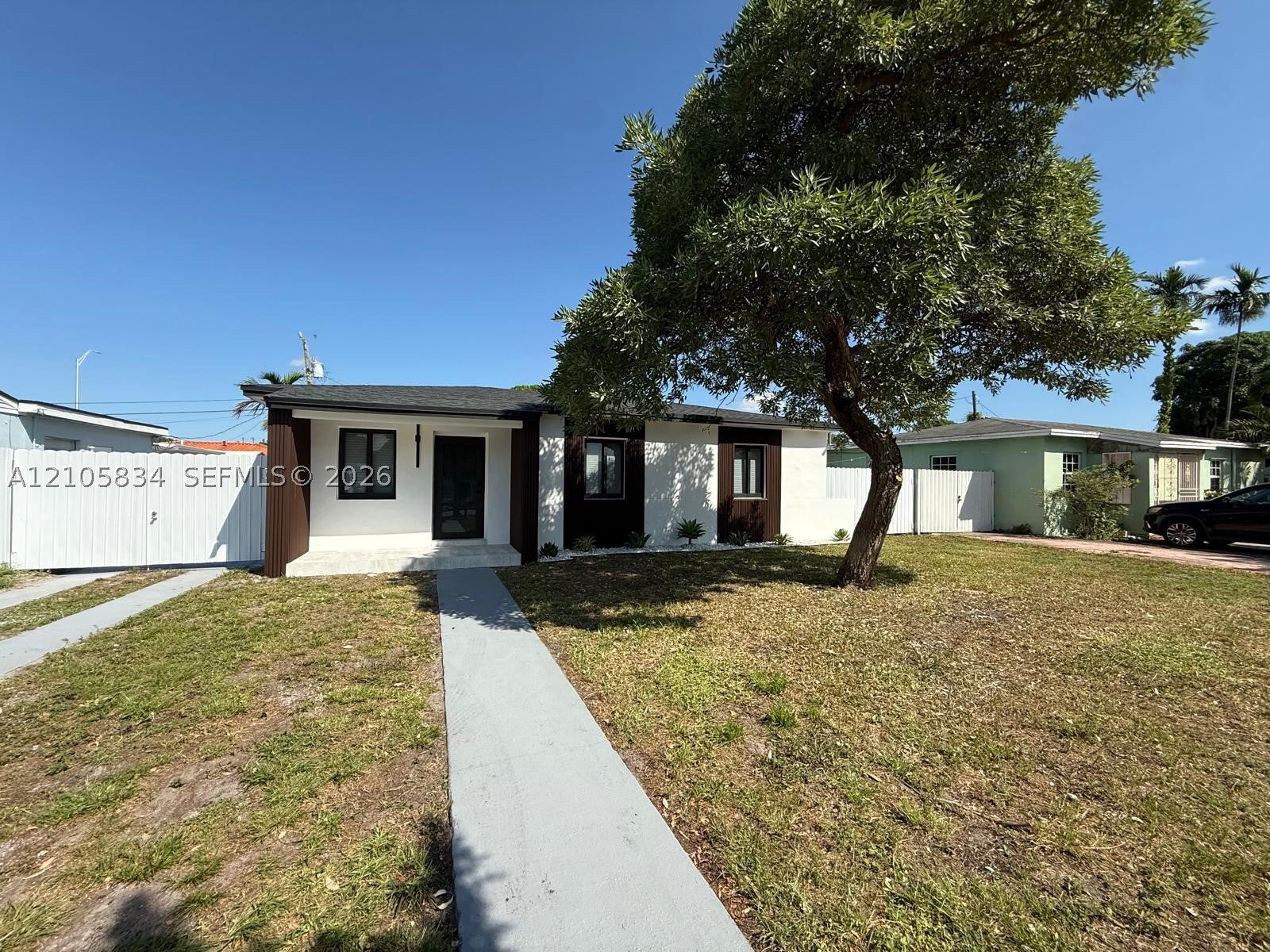 775 E 6th Pl