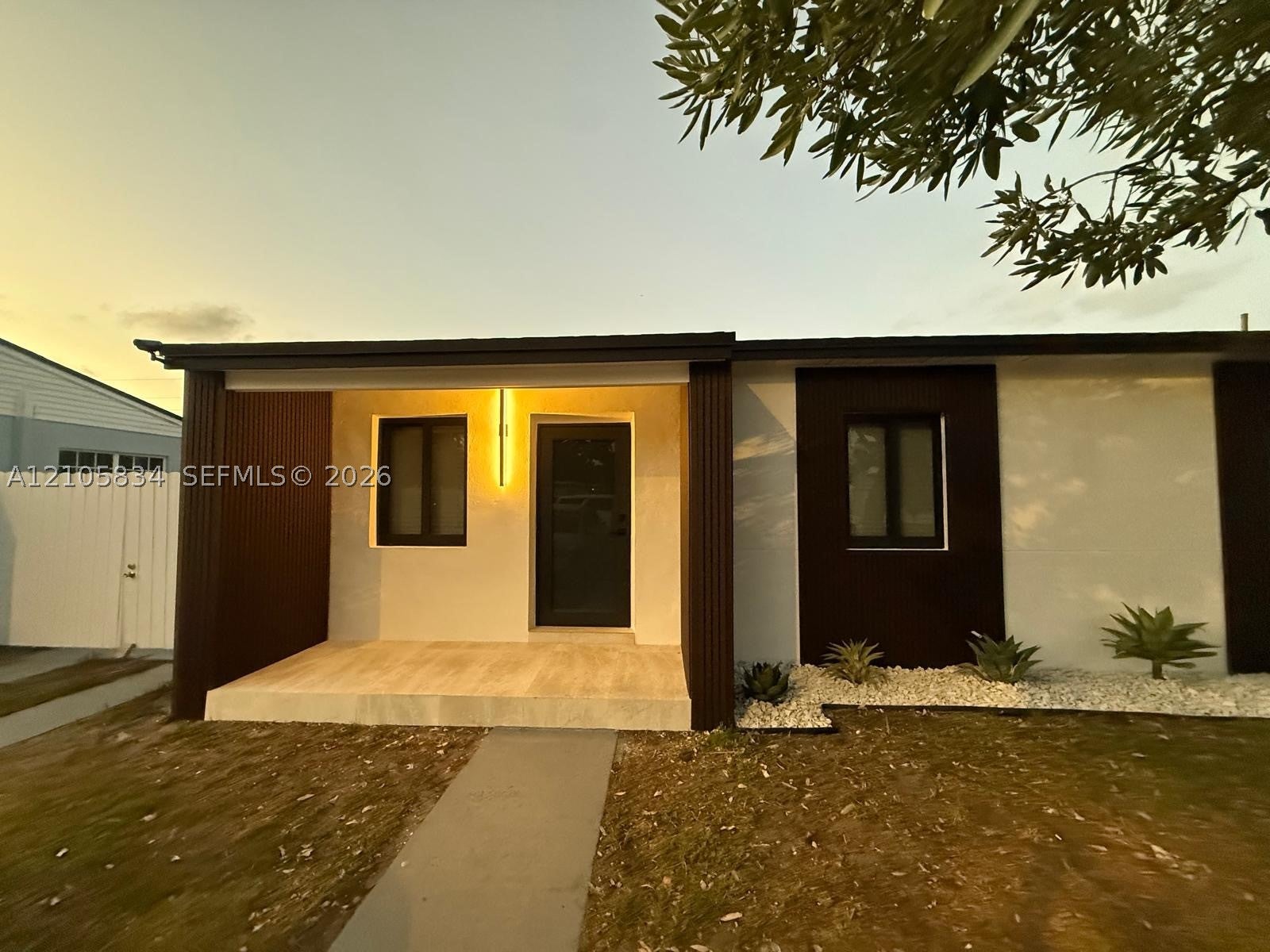 775 E 6th Pl
