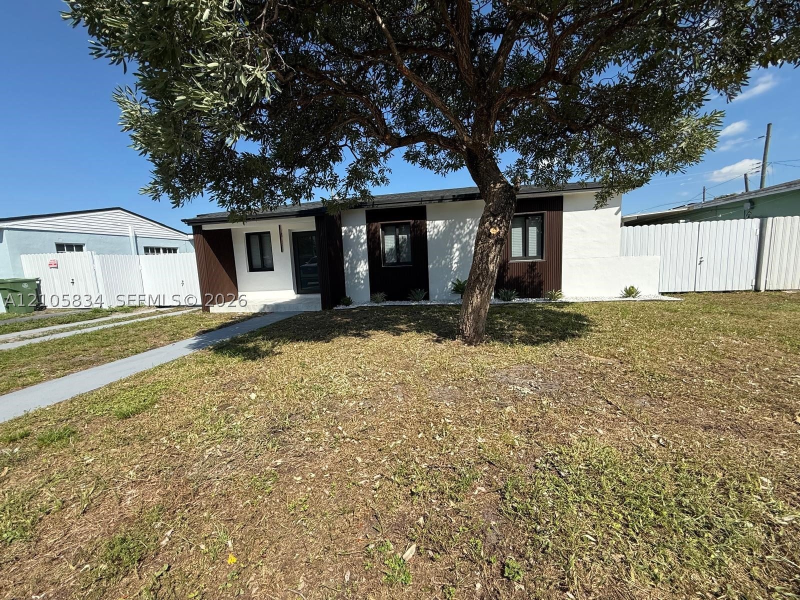 775 E 6th Pl
