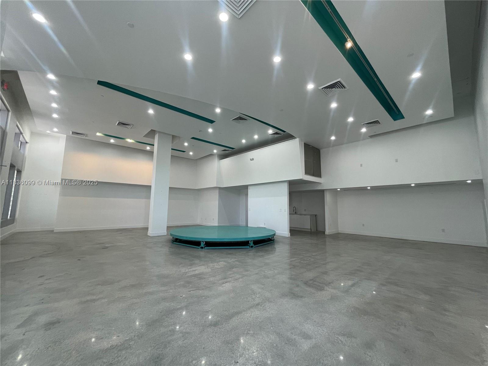1451 Ocean Dr CU-104
