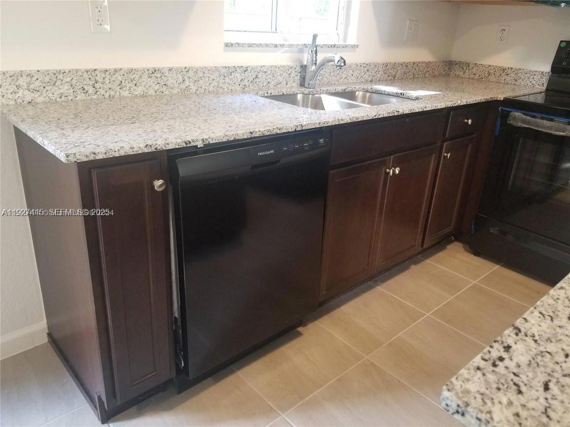 HICKORY PLACE - Residential Lease