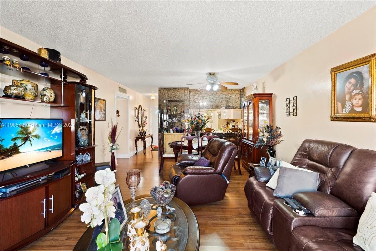 GOLDEN GATE CONDO PHASE I - Residential