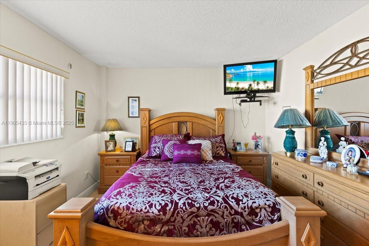 GOLDEN GATE CONDO PHASE I - Residential