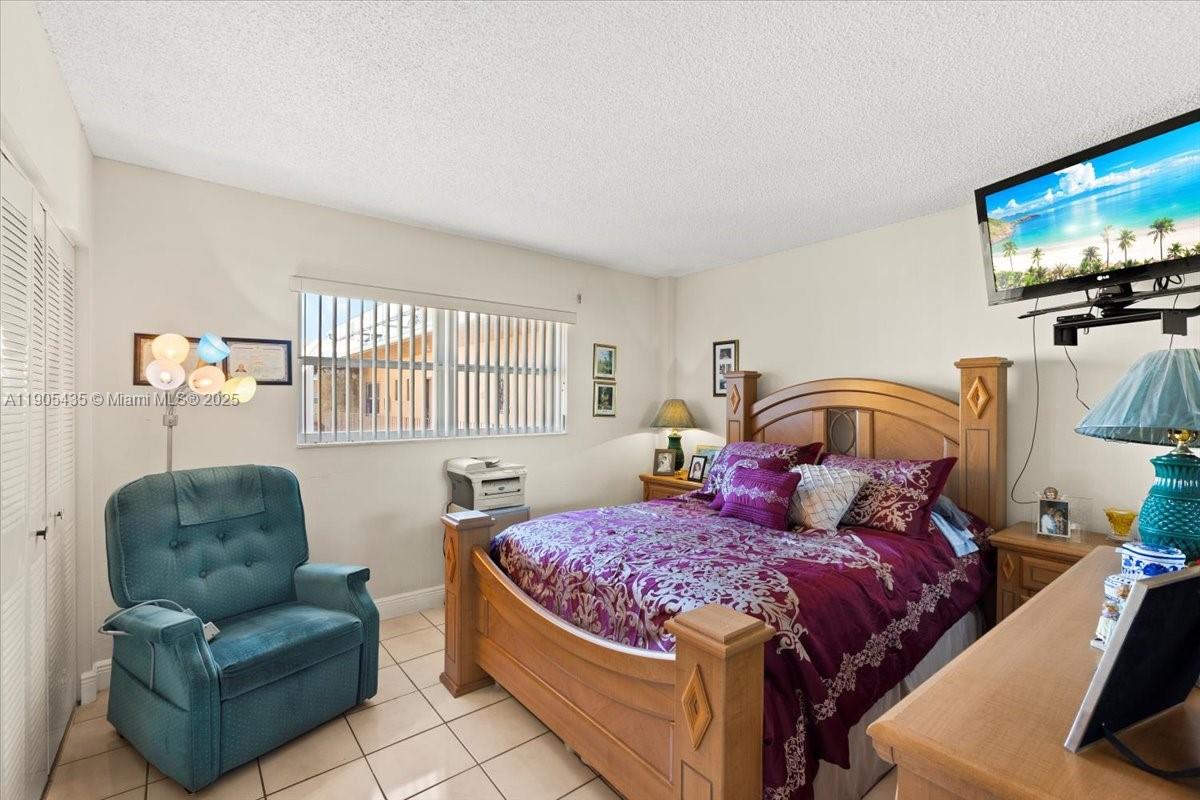 GOLDEN GATE CONDO PHASE I - Residential