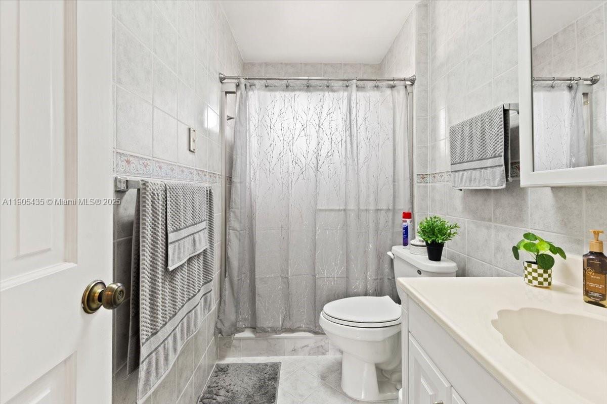 GOLDEN GATE CONDO PHASE I - Residential