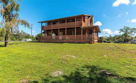 A home in Clewiston