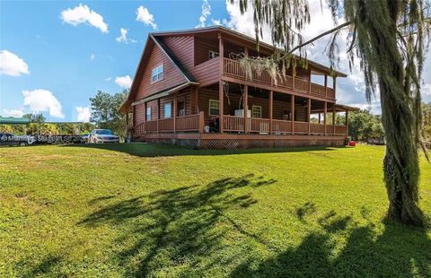 A home in Clewiston