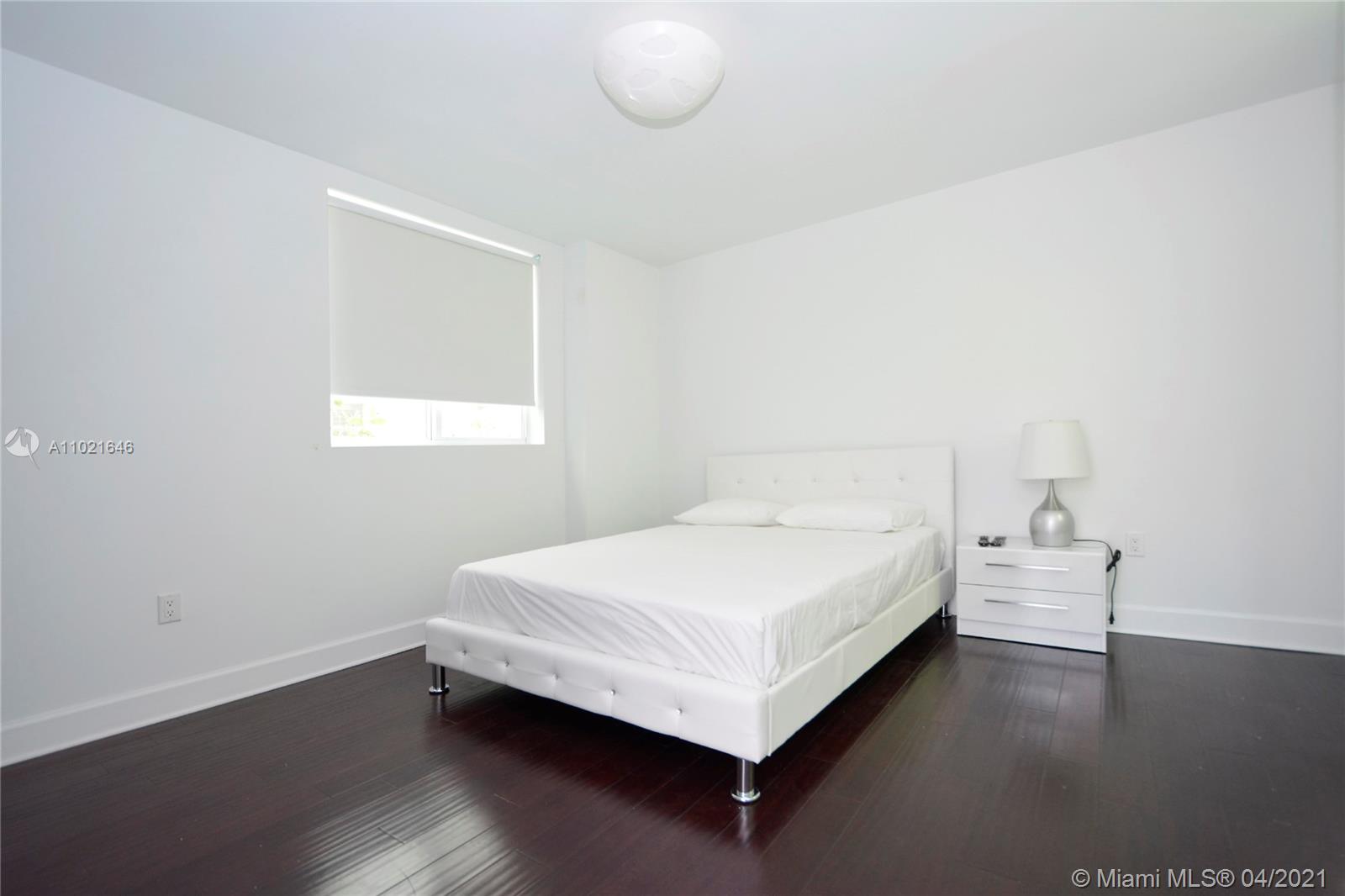 ESSENZA AT 1410 EUCLID CO - Residential Lease