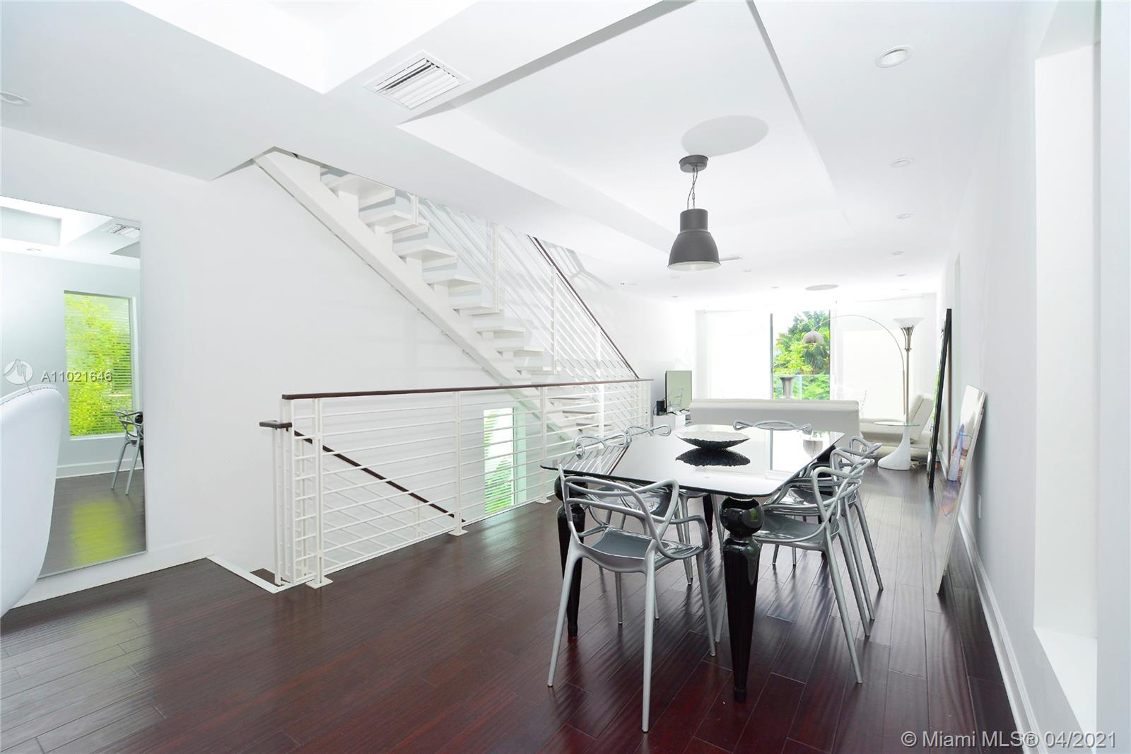 ESSENZA AT 1410 EUCLID CO - Residential Lease