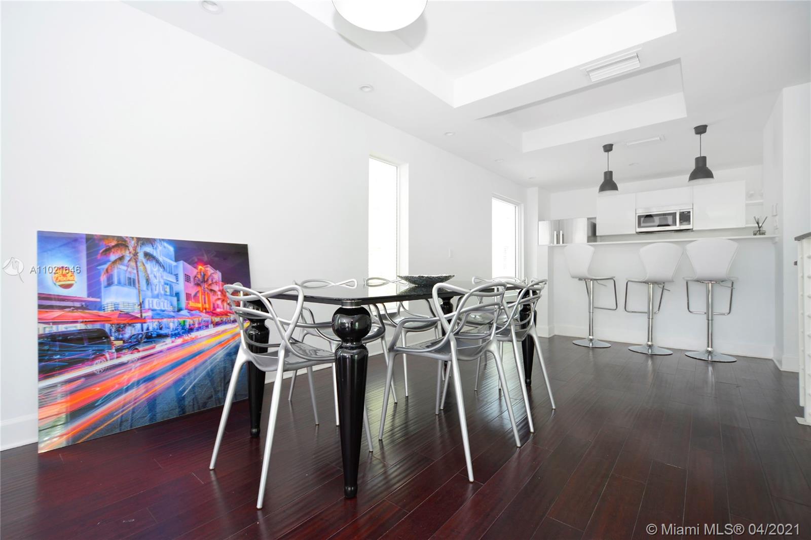 ESSENZA AT 1410 EUCLID CO - Residential Lease