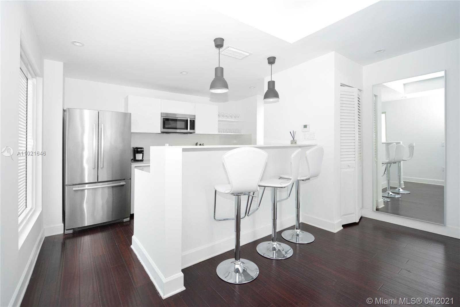 ESSENZA AT 1410 EUCLID CO - Residential Lease