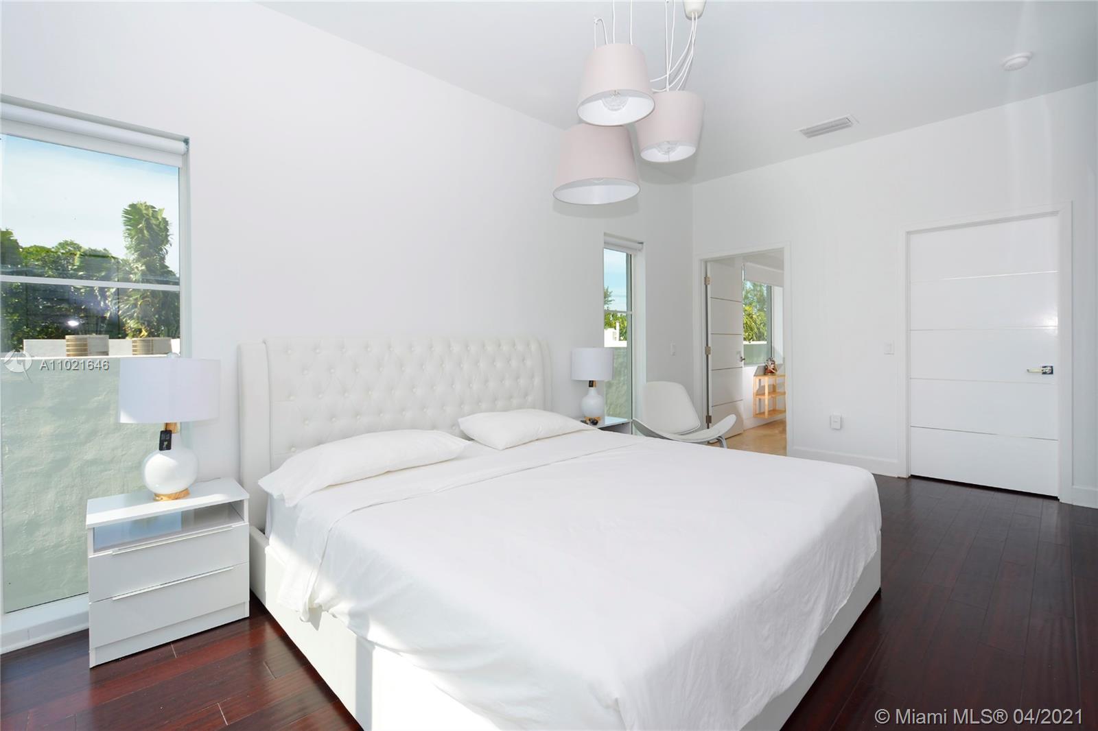 ESSENZA AT 1410 EUCLID CO - Residential Lease