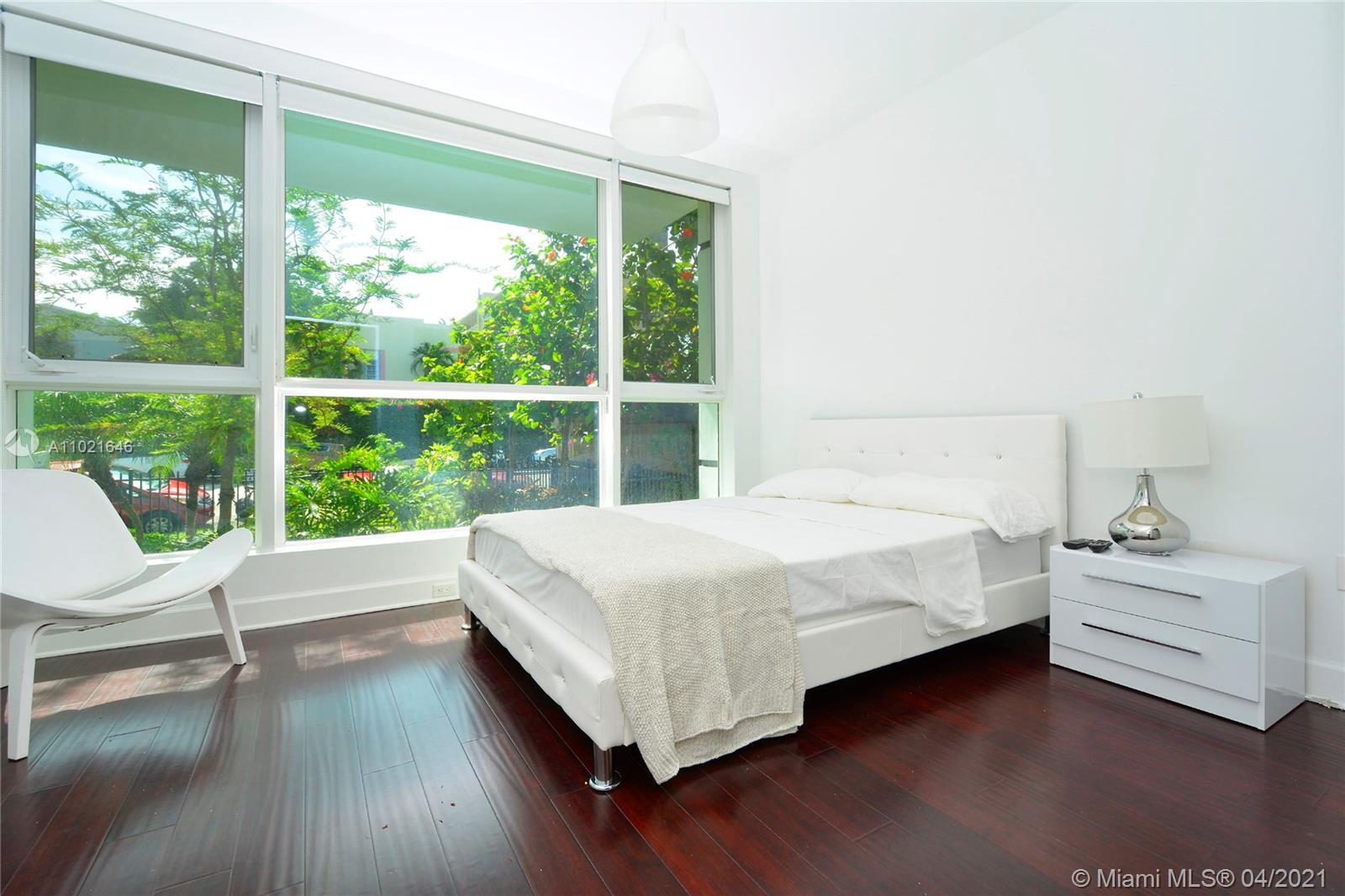 ESSENZA AT 1410 EUCLID CO - Residential Lease