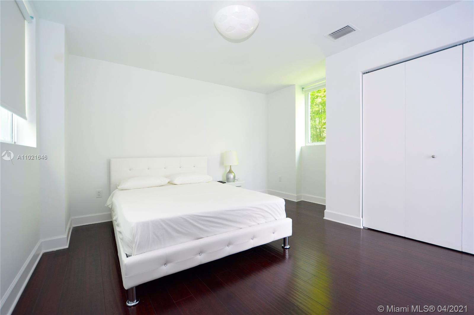 ESSENZA AT 1410 EUCLID CO - Residential Lease