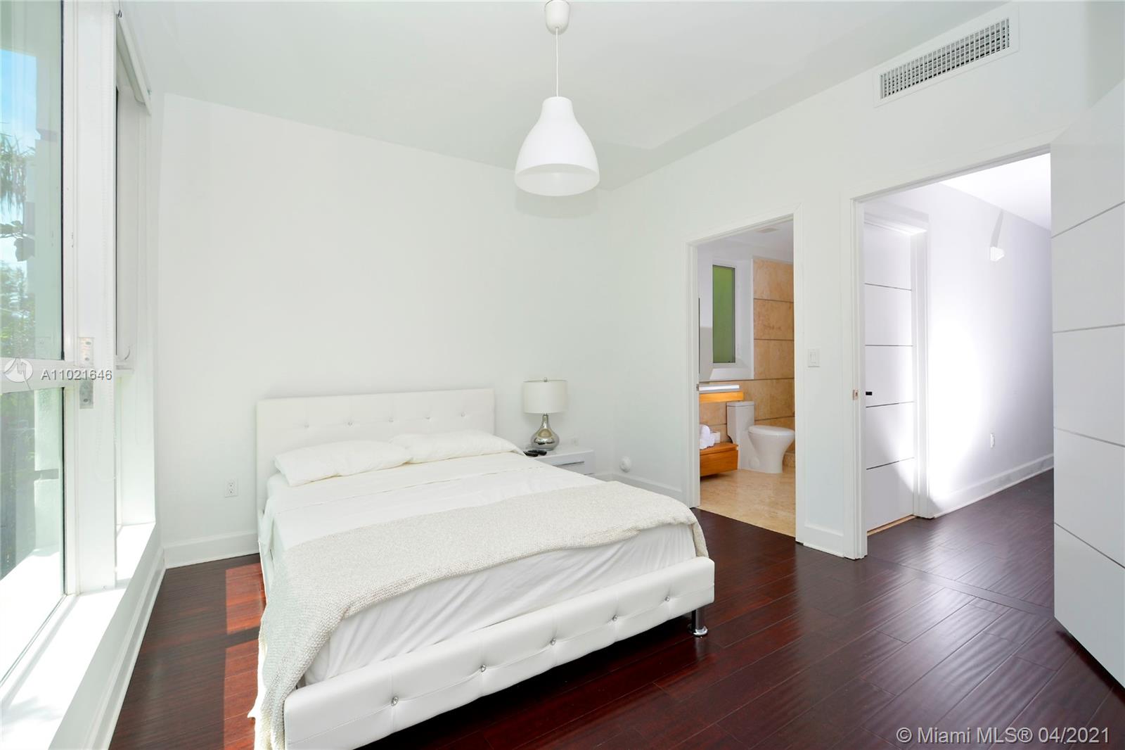 ESSENZA AT 1410 EUCLID CO - Residential Lease