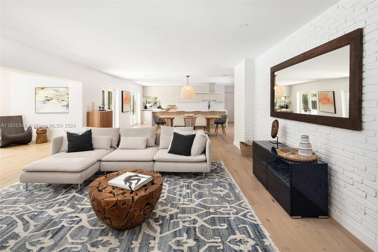 PATRICIA MANOR - Residential