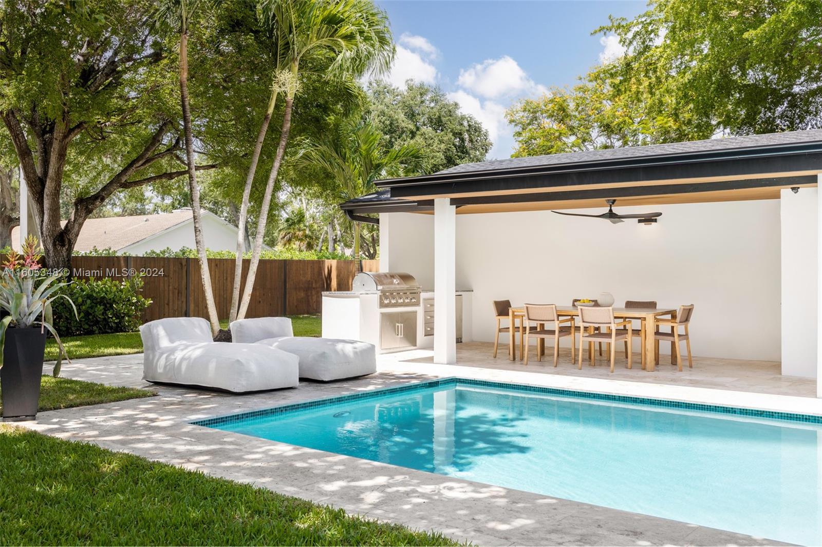 PATRICIA MANOR - Residential