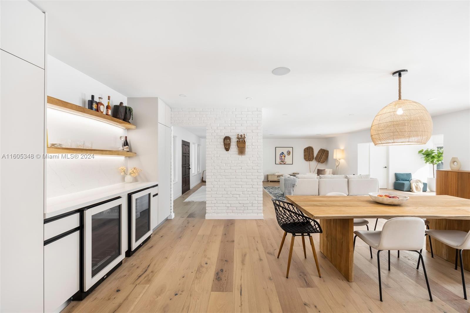 PATRICIA MANOR - Residential